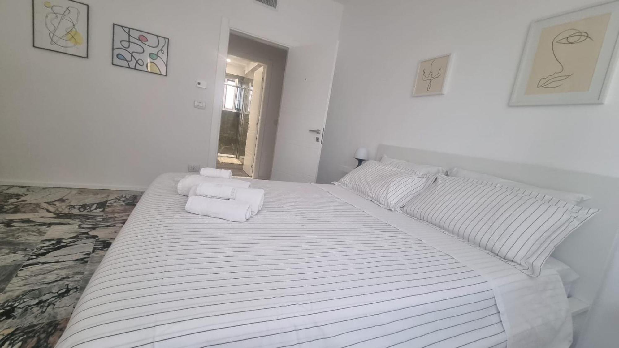 Repubblica Rooms Bari Bagian luar foto