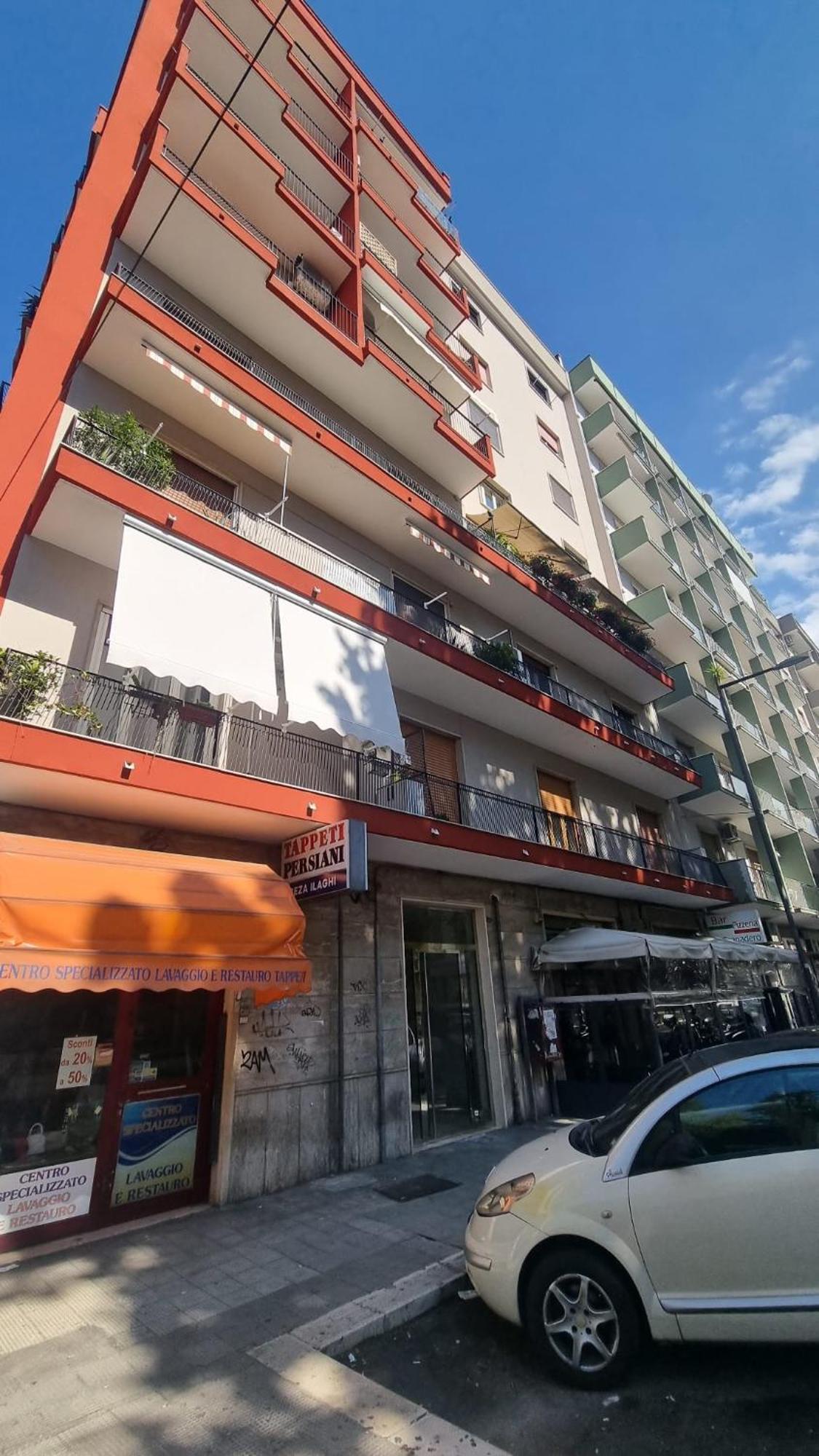 Repubblica Rooms Bari Bagian luar foto